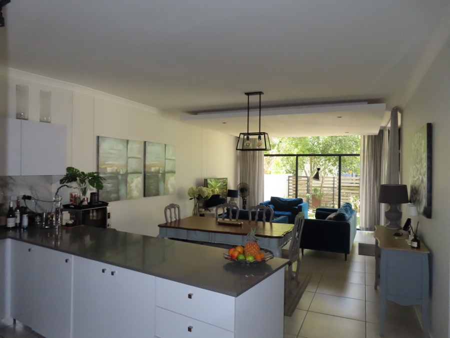 To Let 3 Bedroom Property for Rent in Paardevlei Western Cape